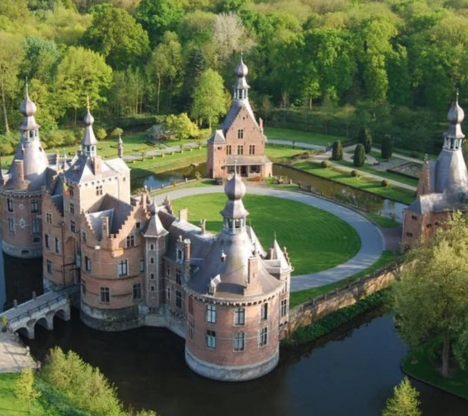 Le Château d'Ouhar, Belgium